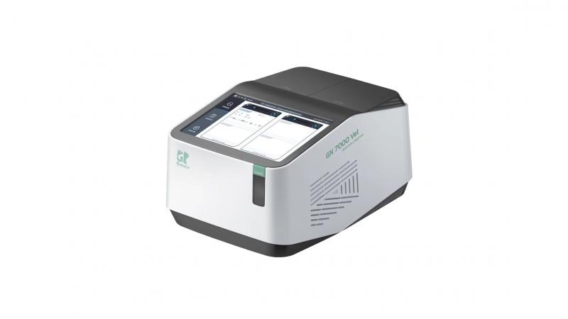 Compact POC PCR Analyzer